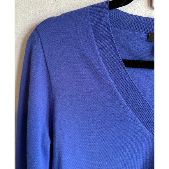 J.Crew Womens Blue V-Neck 100% Merino Wool Sweater Lightweight Cozy Cottagecore - Picture 5 of 10
